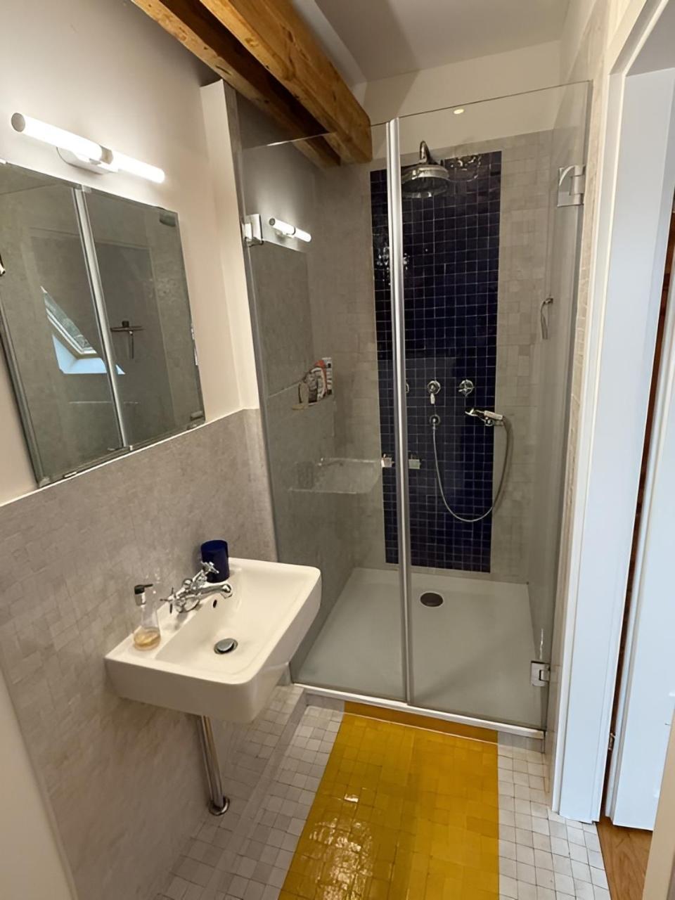 Private In Penthouse *